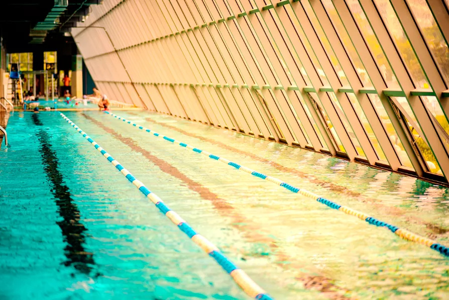 泸州成人混凝土钢结构游泳池项目